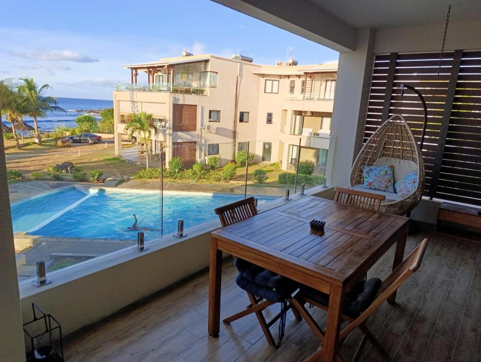 Magnificent Sea-View Apartment Flic-en-Flacq Eksteriør bilde