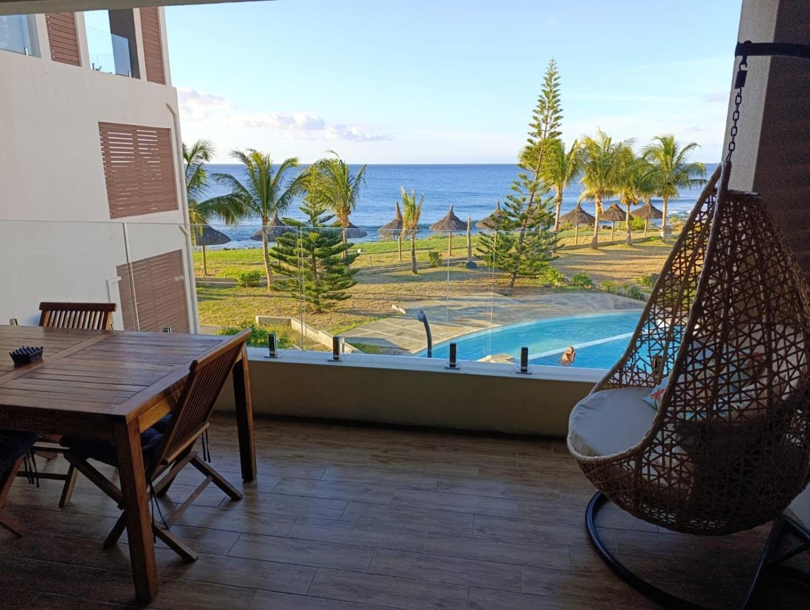 Magnificent Sea-View Apartment Flic-en-Flacq Eksteriør bilde